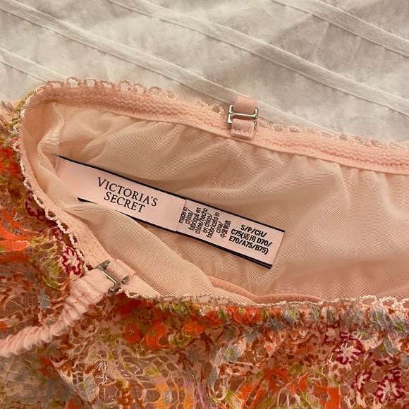 Victoria Scret Bralette - Picture 2 of 2